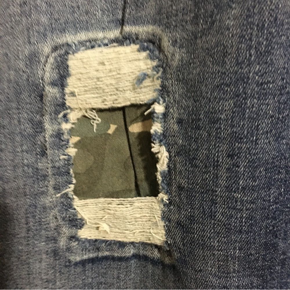 Loralette Distressed Capris/Cropped Jeans 22 - Picture 8 of 12